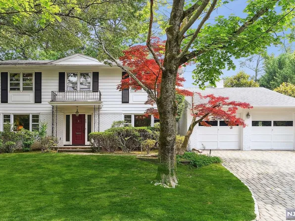 423 Summit St, Englewood Cliffs, NJ 07632