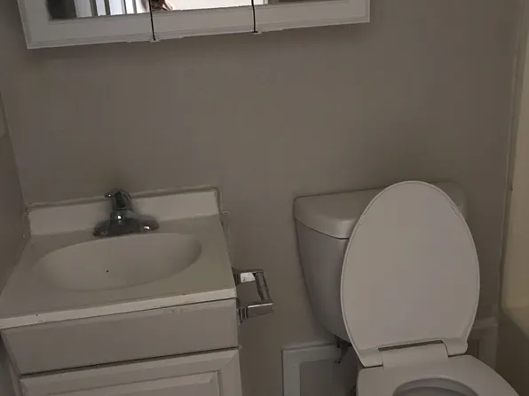 509 E Reagan Rd #D, Beeville, TX 78102