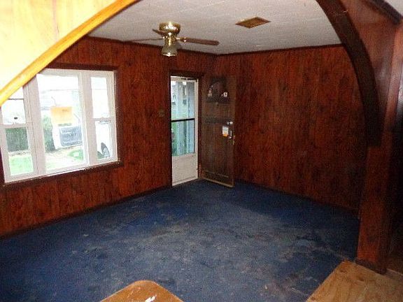 5th image of 204 Governor Mouton St