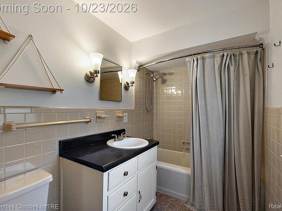 1356 W Troy St, photo 23