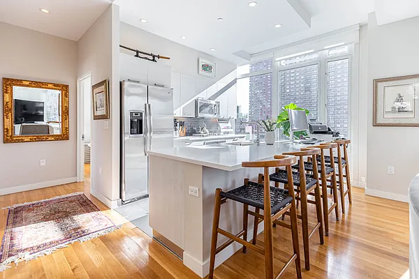 Rented by Bond New York | media 27