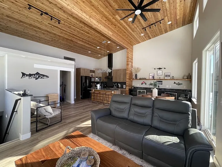 33366 Keystone Dr — Photo 3