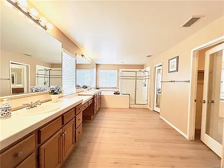 17231 Greentree Dr — Photo 23