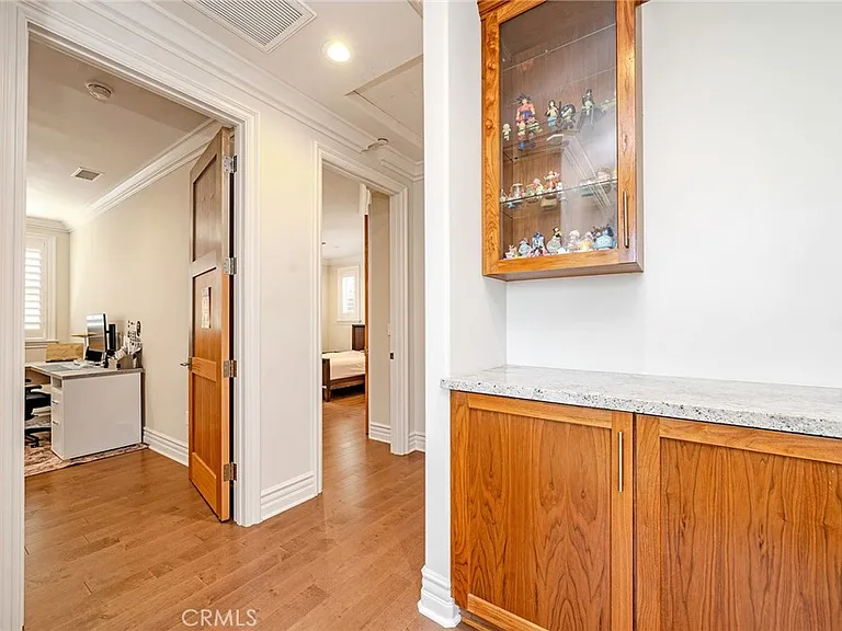 1217 Olive La Canada — Photo 36