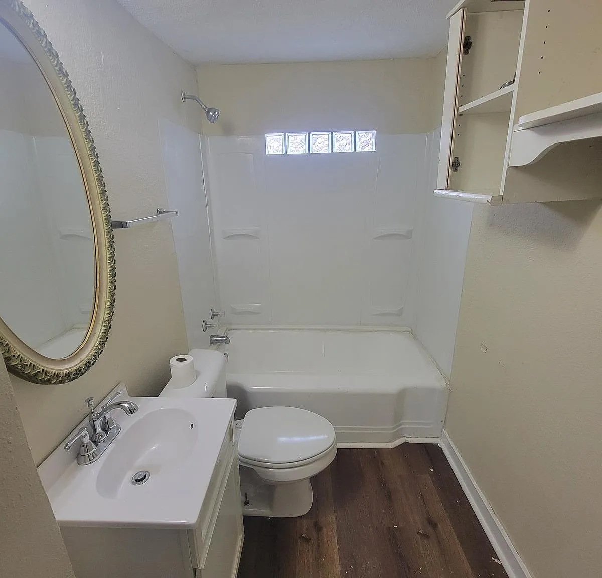 2 bed, 1.0 bath, 872 sqft, $825 — Photo 3