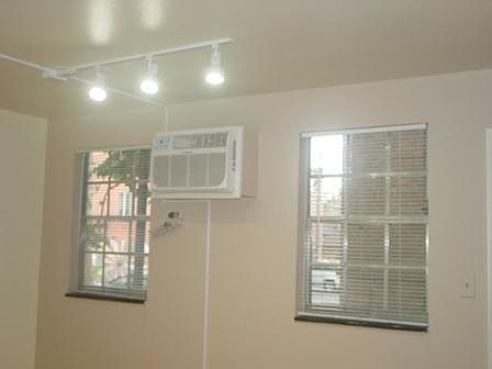 3rd image of 140 S Clarkson St #8