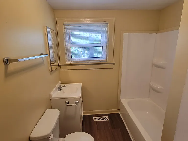4618 McGuire Ct — Photo 4