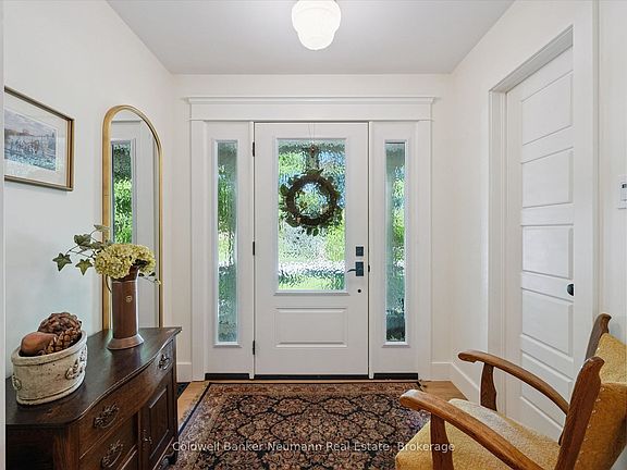 4th image of 35 Monticello Cres