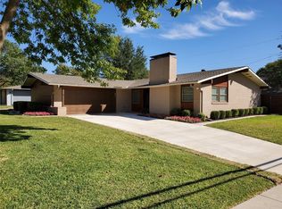 923 Meadow View Dr, Richardson, TX 75080