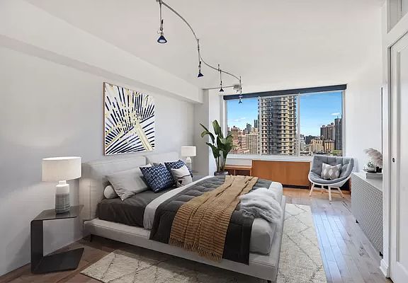 5th image of 404 E 79th St #22GF