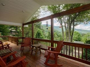 71 Dulcimer Ln, Waynesville, NC 28786