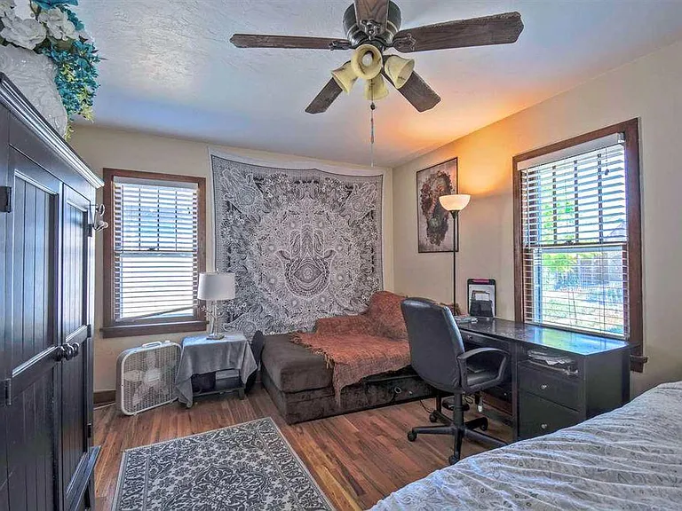 1444 Grand Ave — Photo 16