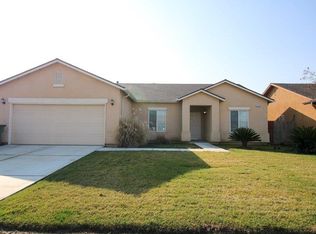 1572 El Paso Ave, Dinuba, CA 93618