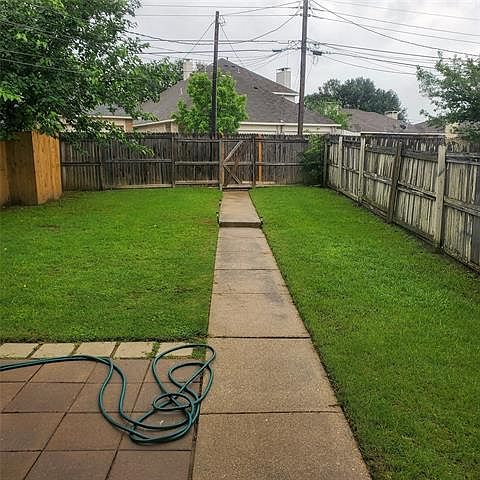 2nd image of 8638 Holly St