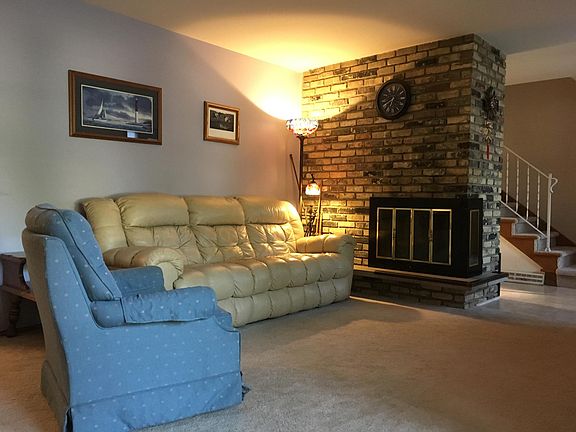 Living room (Main Level)