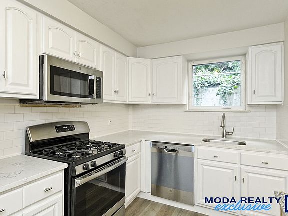 3rd image of 3511 Riverdale Ave #1