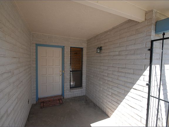 2nd image of 5467 Soledad Ln