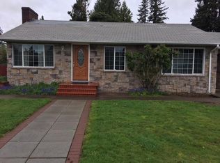 12815 SE Salmon St, Portland, OR 97233