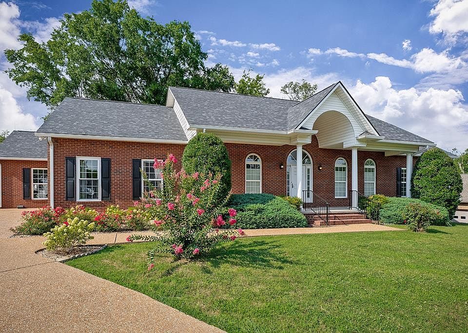 1st image of 2108 Boxwood Cir
