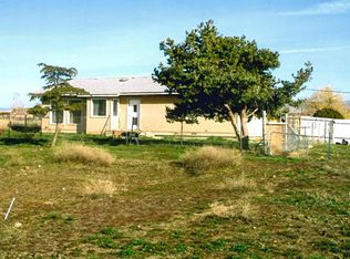 1102 W Huntzinger Rd, Selah, WA 98942