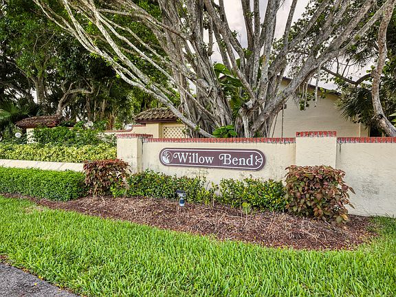 3rd image of 7843 WILLOW SPRING Drive #615