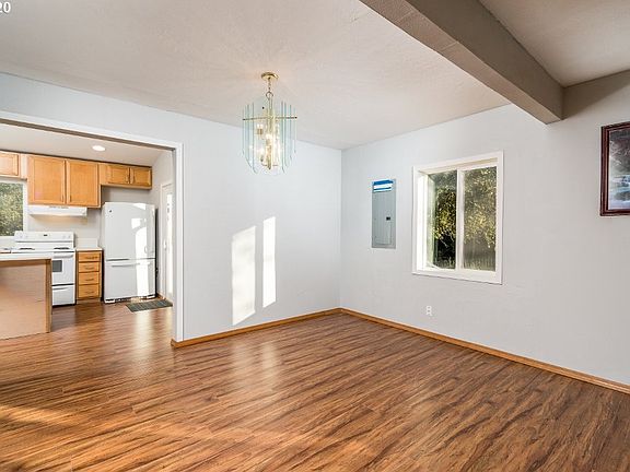 5th image of 132 S Vista Way