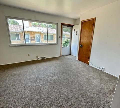 3rd image of 1690 Liberty Dr