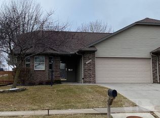 2309 Edgebrook Dr, Marshalltown, IA 50158