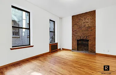 Rented by R New York