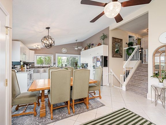 5th image of 12 Tanglewood Ct