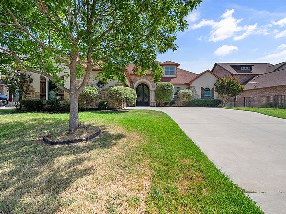 5th image of 3325 Vista Lake Cir