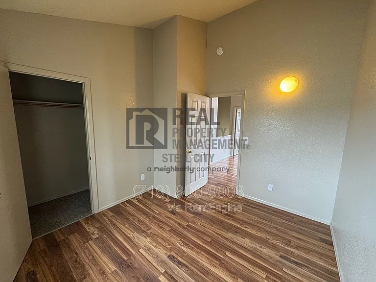 1717 Oakshire Ln #D — Photo 12