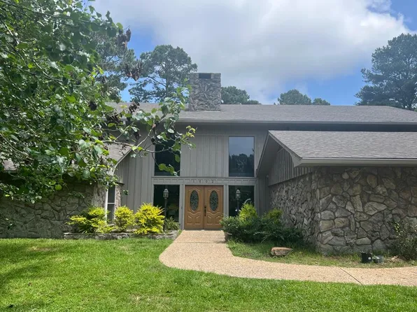 1002 Chesterfield Dr, McComb, MS 39648