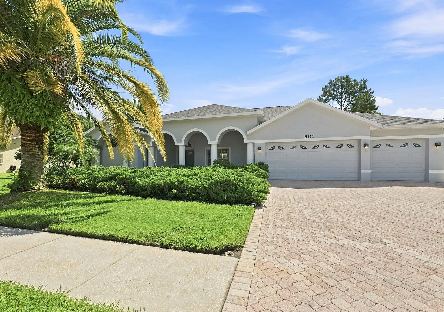 Gorgeous Executive Style pool home in Tarpon Springs! — Photo 3