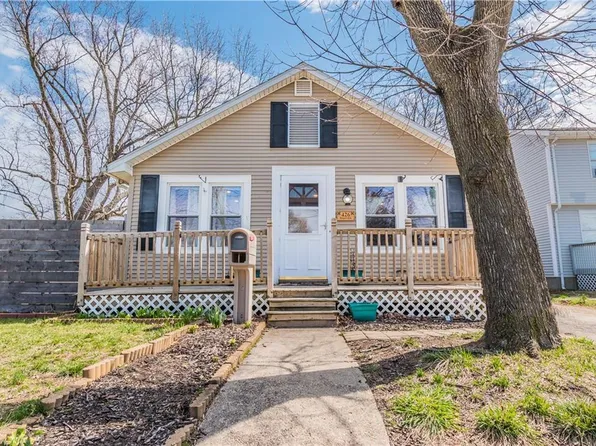 426 Pequot Ave, Warwick, RI 02889