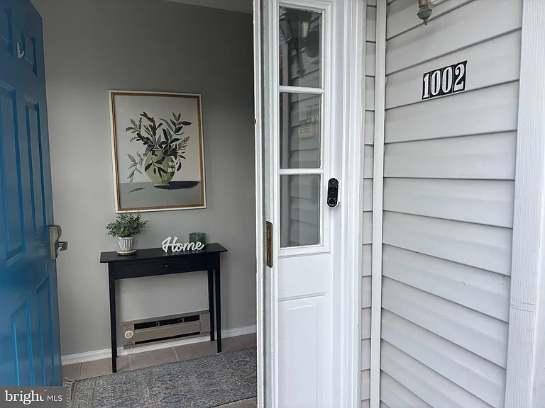 1002 Squirrel Rd — Photo 2