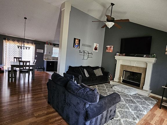 3rd image of 10309 N Elmwood Ct