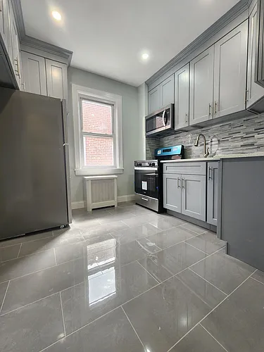 9425 239th St #2 Photo 1