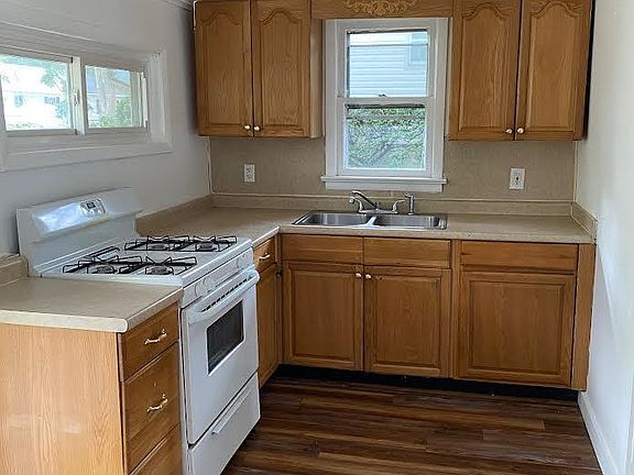 2nd image of 510 Cactus St