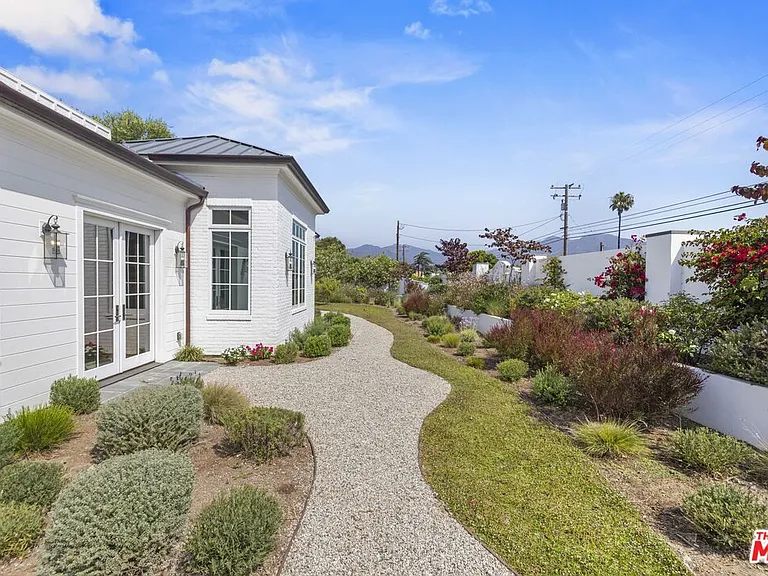 6671 Dume Dr — Photo 38