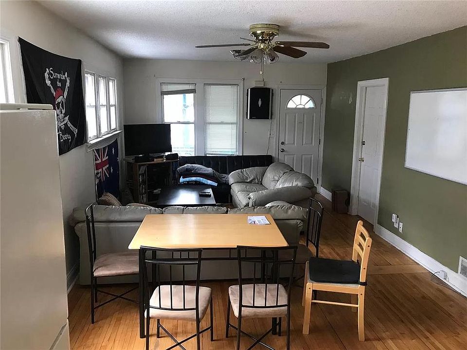 1st image of 1074 21st Ave SE