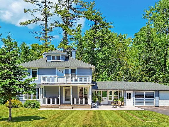 2nd image of 804 Middle Rd