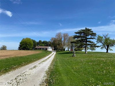 25127 N 16th Ave, Nokomis, IL, 62075
