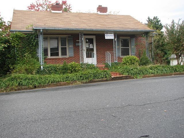1st image of 1006 Adele St