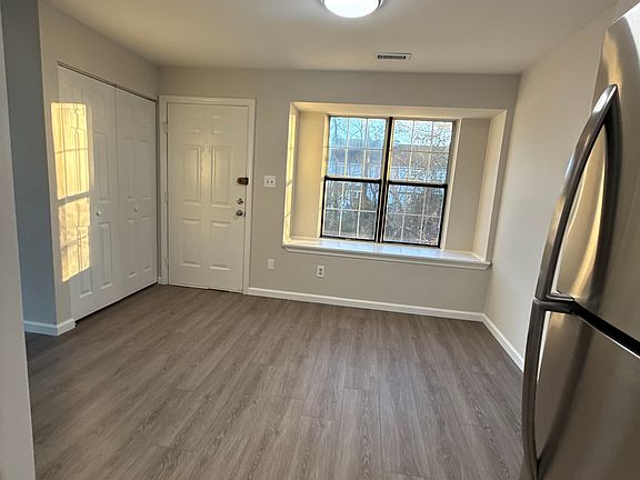 3rd image of 4951 Winterbury Dr