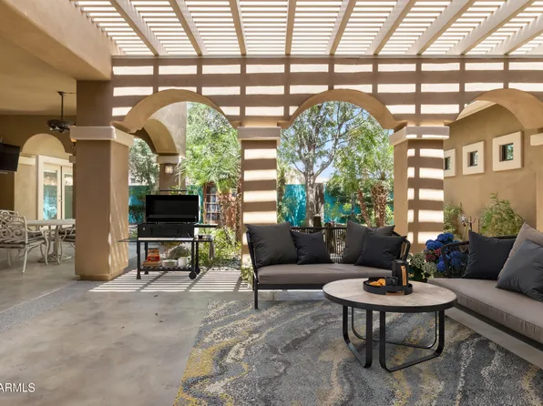 11660 W LAKEVIEW Court, Surprise, AZ 85378