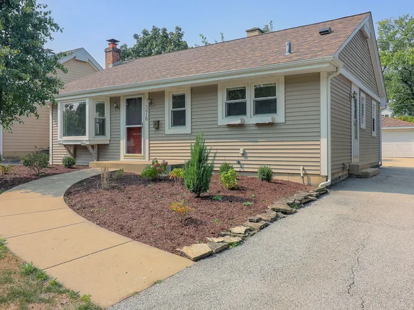 376 Spring Ave, Glen Ellyn, IL 60137