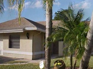 7771 Roble Ln, Lake Worth, FL 33467