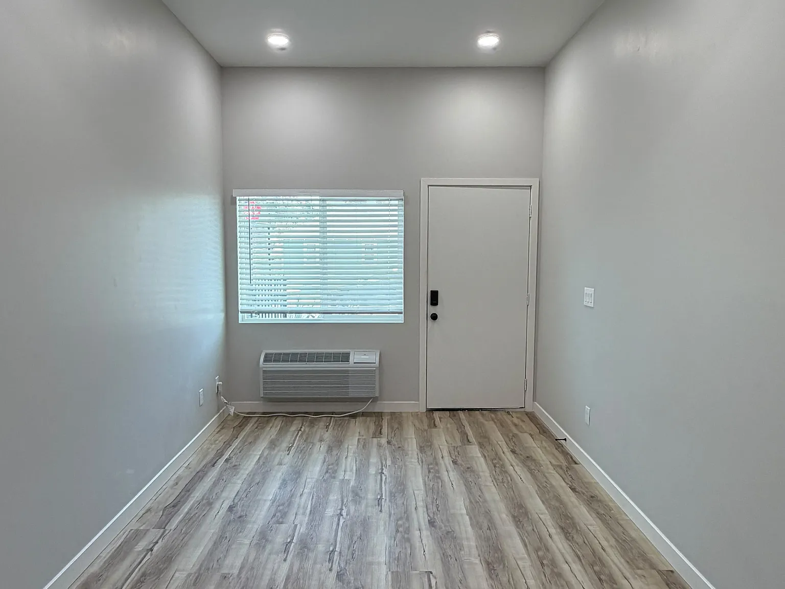 Studio, $1,995 — Photo 4