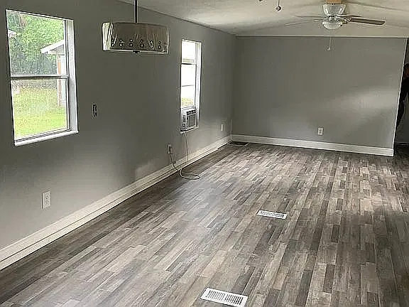 2 bed, 924 sqft, $1,600 — Photo 3